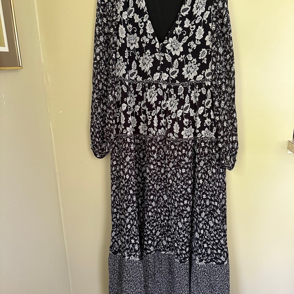 Sézane Dress Noreen Floral Tiered Cottagecore Maxi Dress Black White 34 - Picture 4 of 12